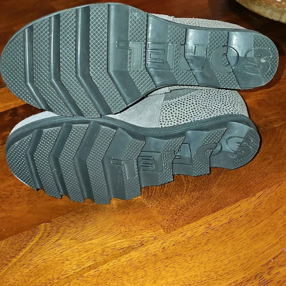 SOREL Joan Of Artic Wedge Boots. Youth girls sz 4! Gray with Metallic Details!